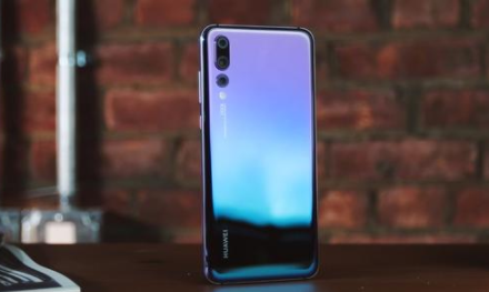 手机屏幕边缘发黄如何修复 只需牙膏就能解决 手机屏幕边缘发黄如何修复 只需牙膏就能解决